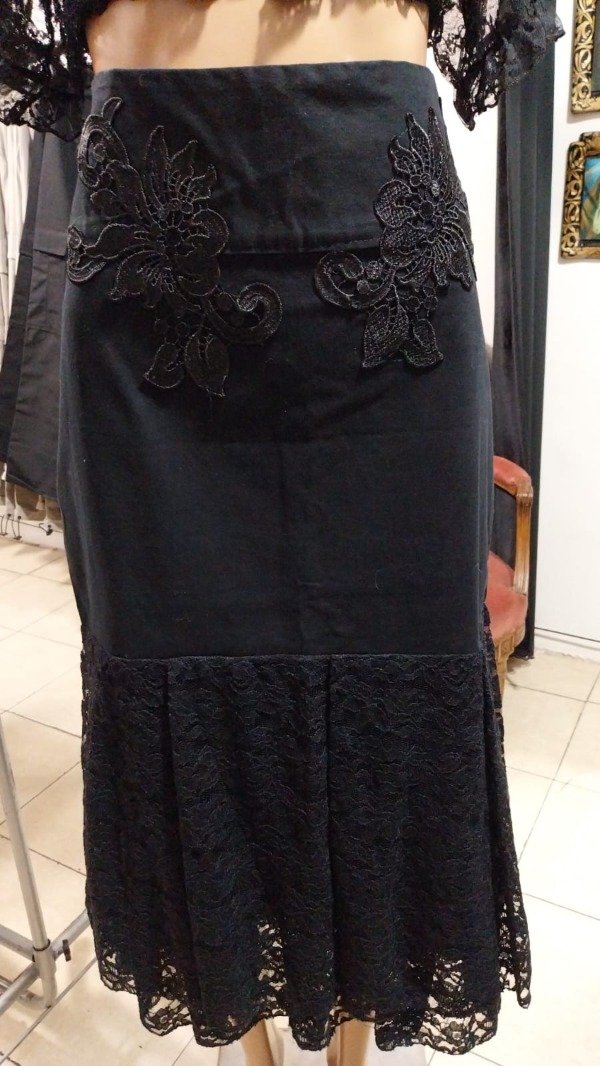 Producto - Falda Tubo Ursula Bordada