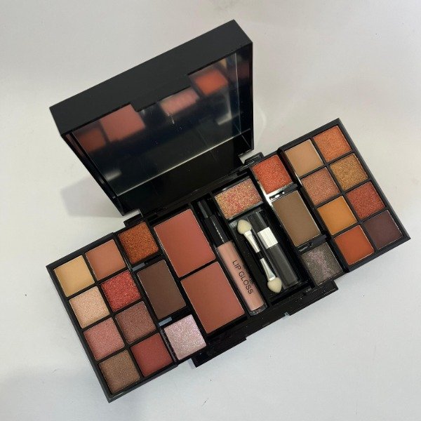 Producto - Paleta de maquillaje love