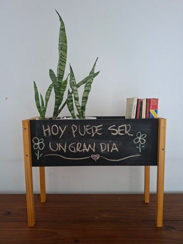 Producto - Porta maceta estilo pizarra de patas bajas