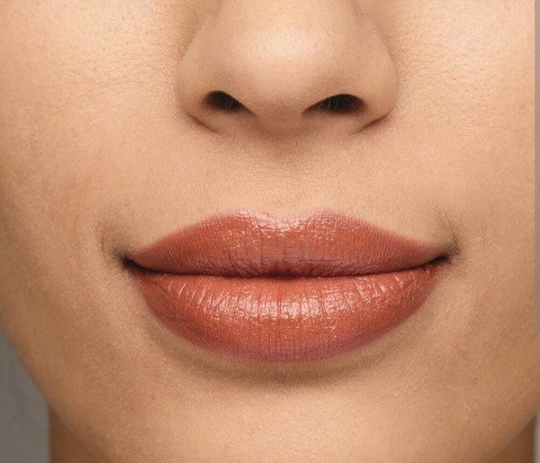 Producto - AVON ULTRA SHIMMER LABIAL NUDE TERRACOTA