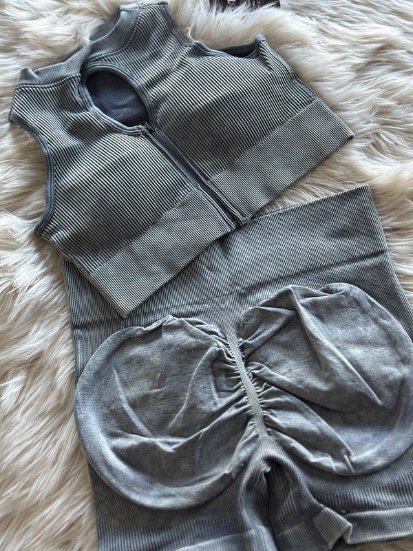 Producto - SET SEAMLESS RACHEL GRIS