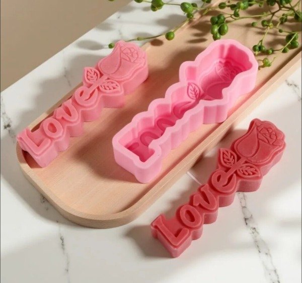 Producto - Molde frase Love con rosa