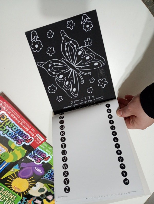 Producto - Libro de actividades con hojas para raspar. 12 hojas con actividades. ABC - 1