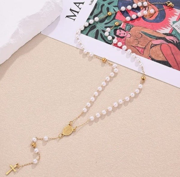 Producto - ROSARIO PERLAS. ACERO DORADO