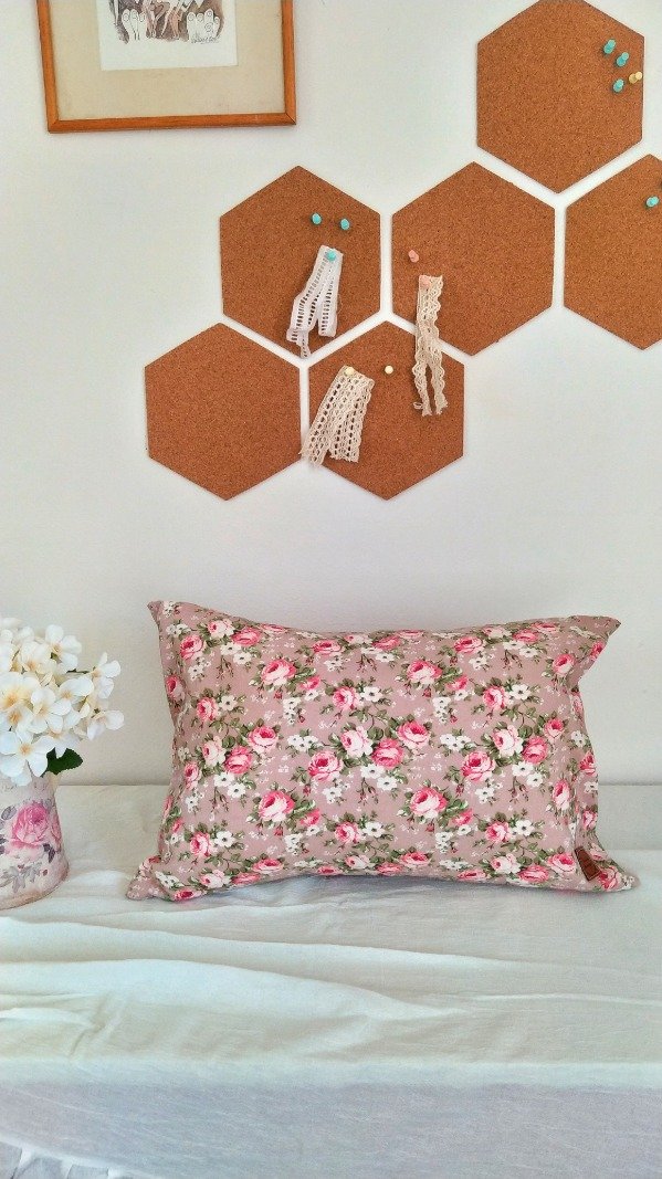 Producto - Almohadón shabby fondo rosa