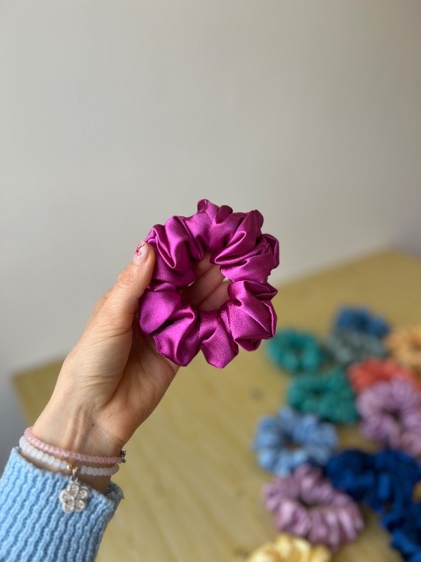 Producto - Scruchie satén magenta - 0