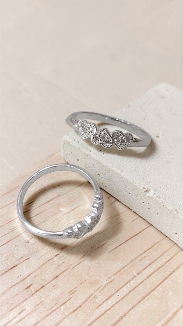 Producto - Anillo de Plata 925 tres corazones con cubics