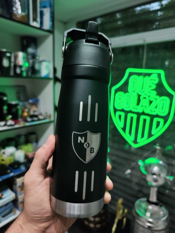 Producto - Botella Newell's Old Boys térmica Frio / Calor con manija  650ml (1)