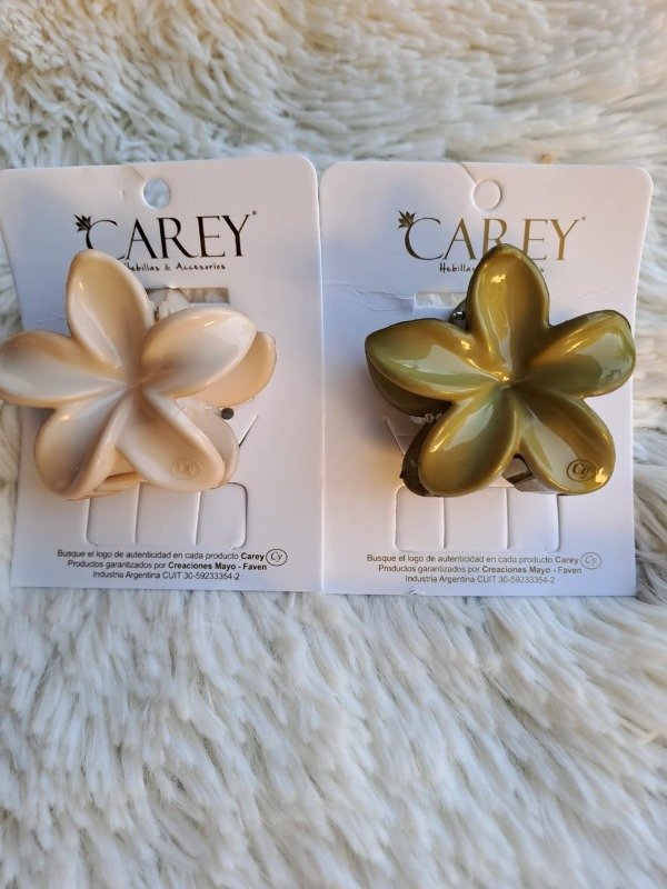 Producto - 6040OI CAREY Broche Flor Hawaiana mediano (el par) Natural/Verde Seco