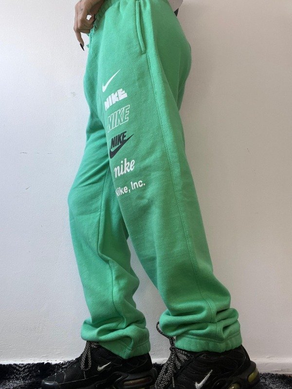 Producto - NIKE VERDE