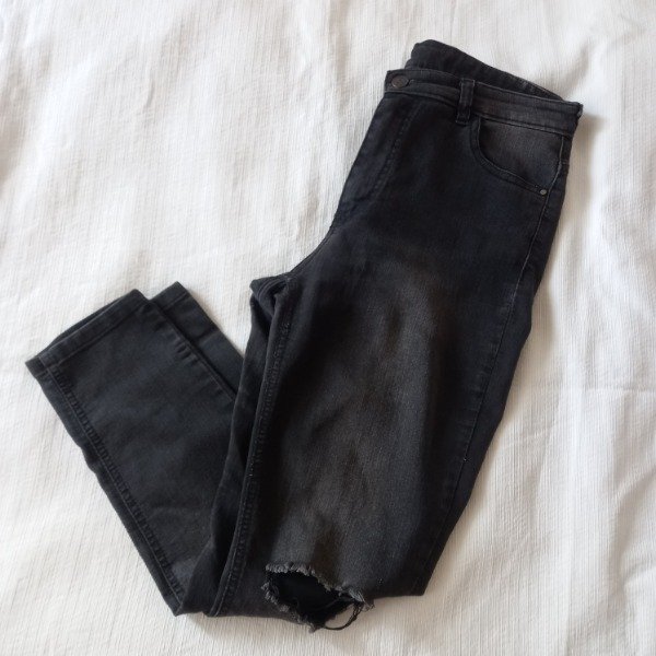 Producto - Jean negro con rotura (T. 40)