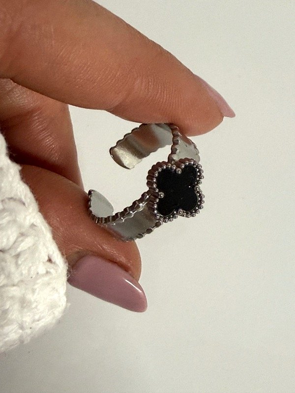 Producto - N497 Anillo van cleef negro acero quirúrgico talle único regulable