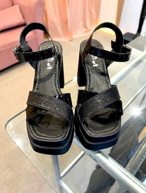 Producto - Sandalias Cruzadas Brillo