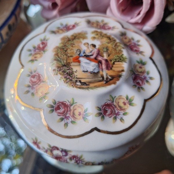 Producto - Alhajero porcelana escena galante
