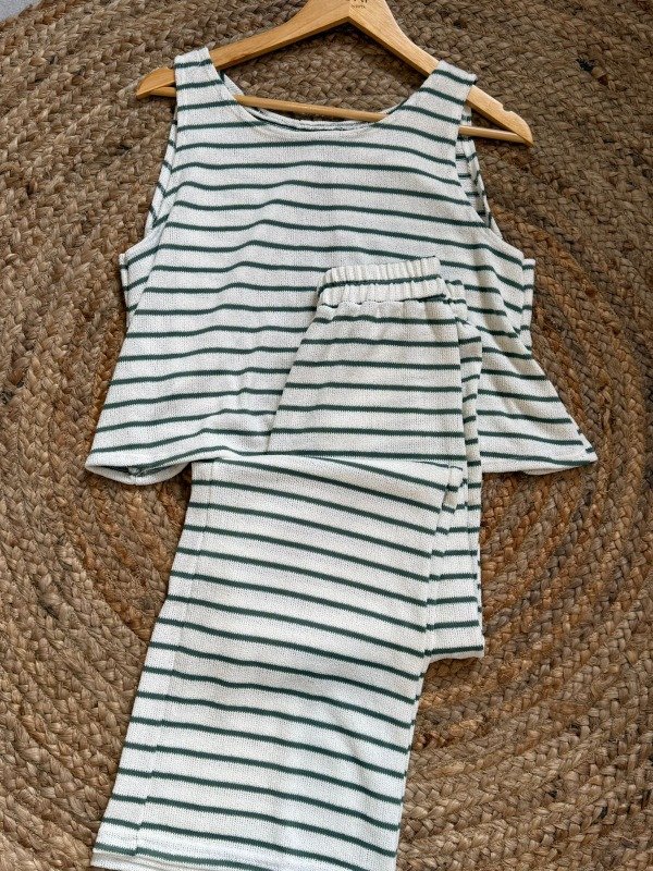 Producto - CONJUNTO "TEJIDO RAYADO" (Art.899)