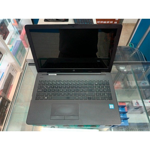 Producto - Notebook HP 250 G6, i5-7200u, 8Gb RAM, 15.6''