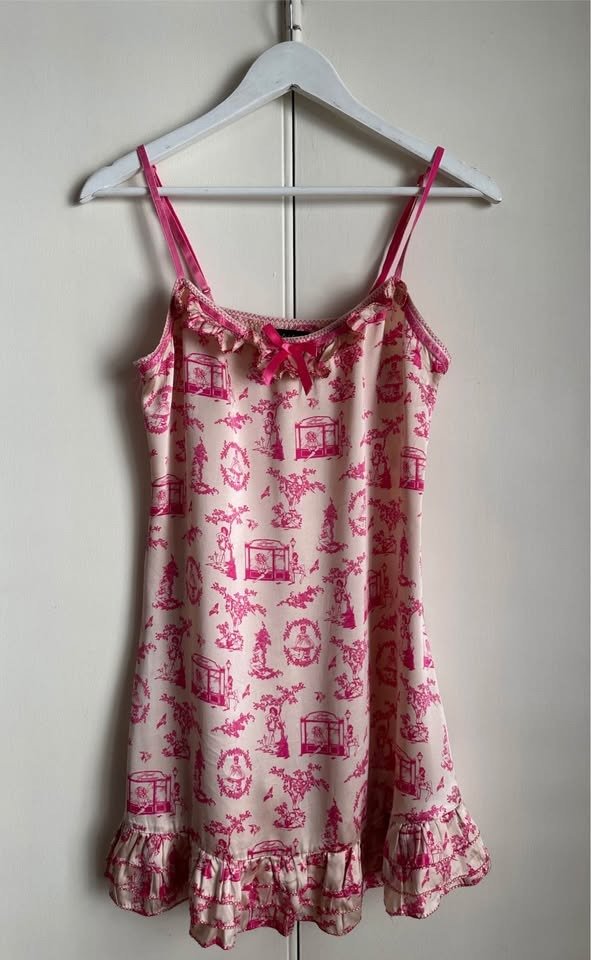 Producto - Vestido de raso estampado Talle 1