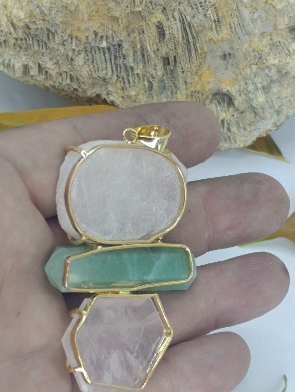 Producto - Dije de cuarzo rosa/ bipolar verde/ cuarzo rosa pulido