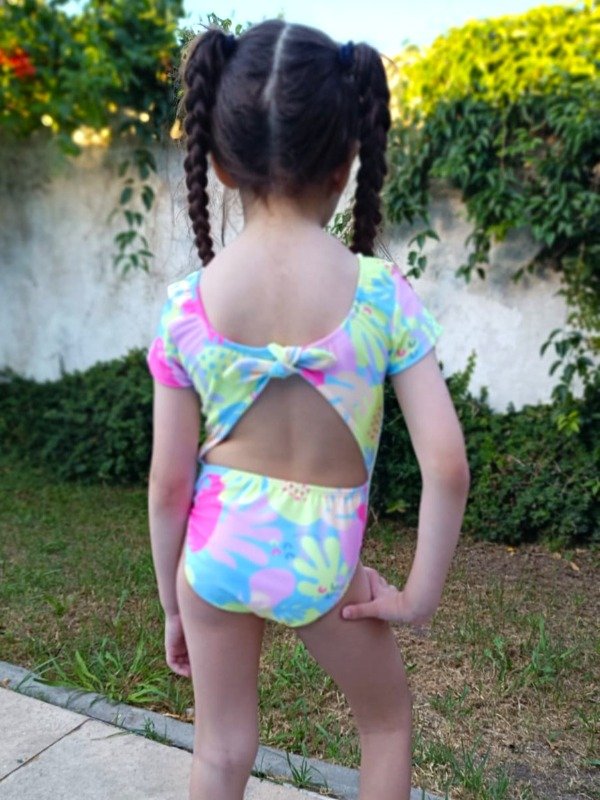 Producto - ENTERIZA MANGA CORTA UV GEOMETRICO