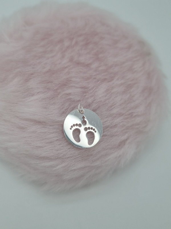 Producto - Dije acero blanco medallita patitas bb