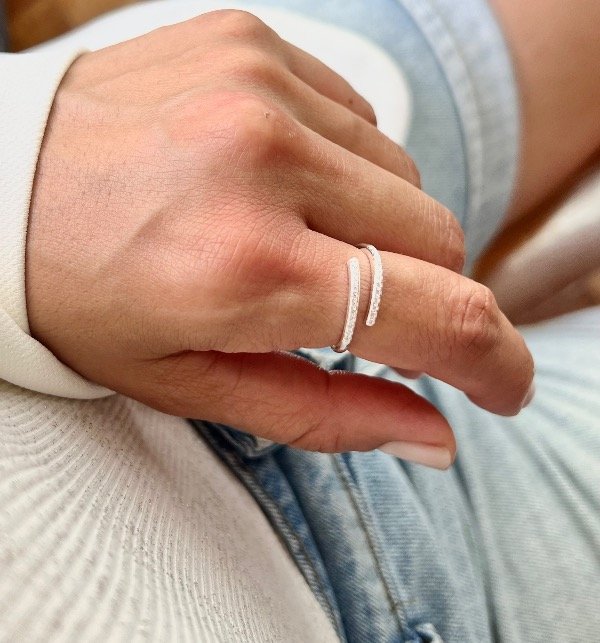 Producto - Anillo cruzado con cubics regulable Plata 925