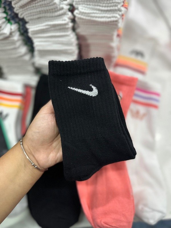 Producto - tenis nike negra