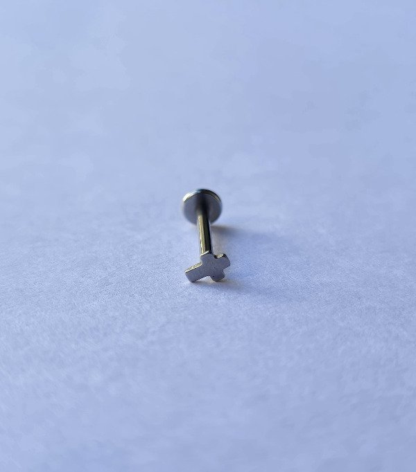 Producto - Labret rosca interna con cruz