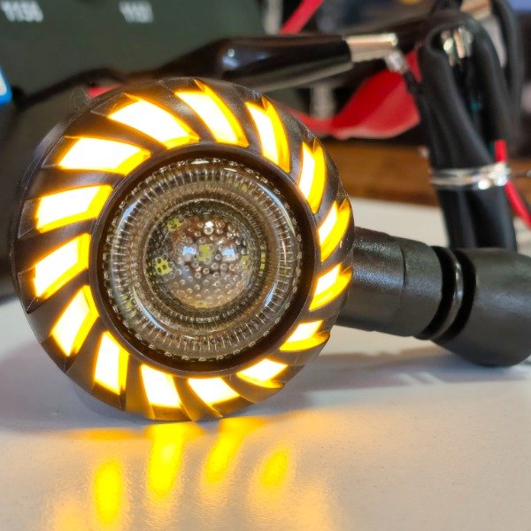 Producto - JUEGO GIROS SECUENCIALES ESTILO CUSTOM - LUXLED - 6