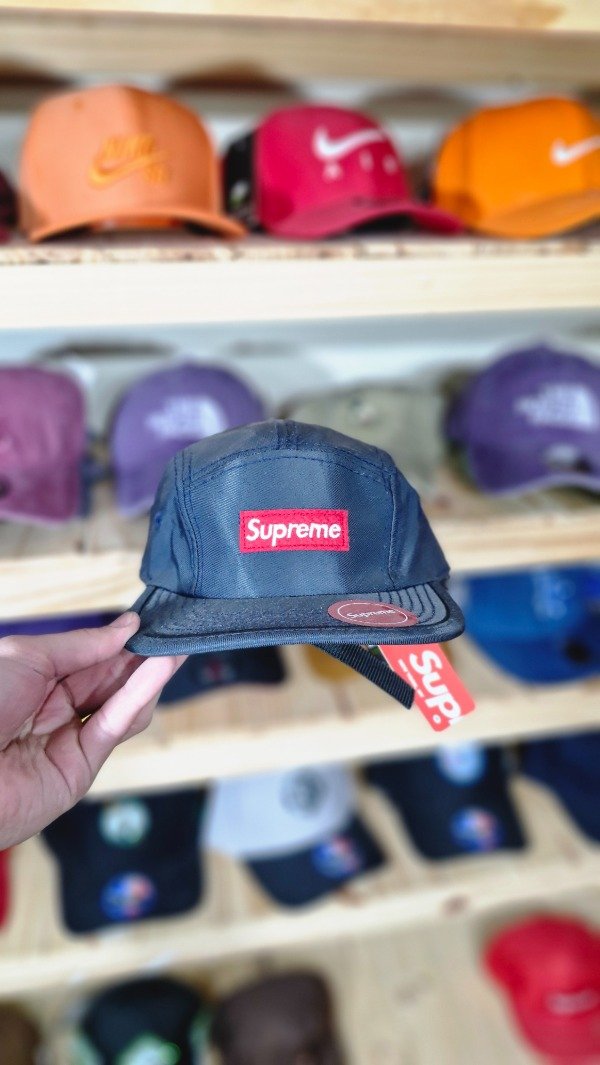 Producto - GORRA SUPREME 5 PANELES AZUL OSCURO