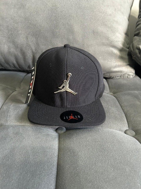 Producto - Gorra JORDAN CHAPITA Negra