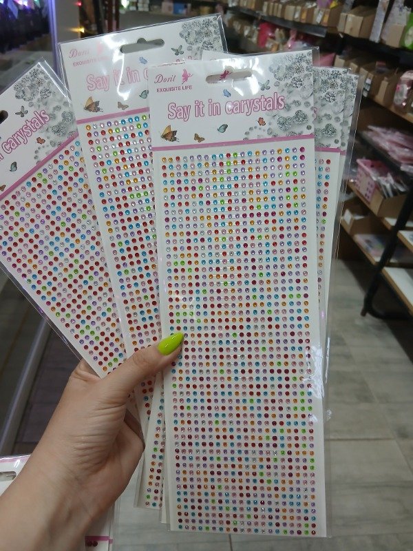 Producto - Stras multi color rostro dorit