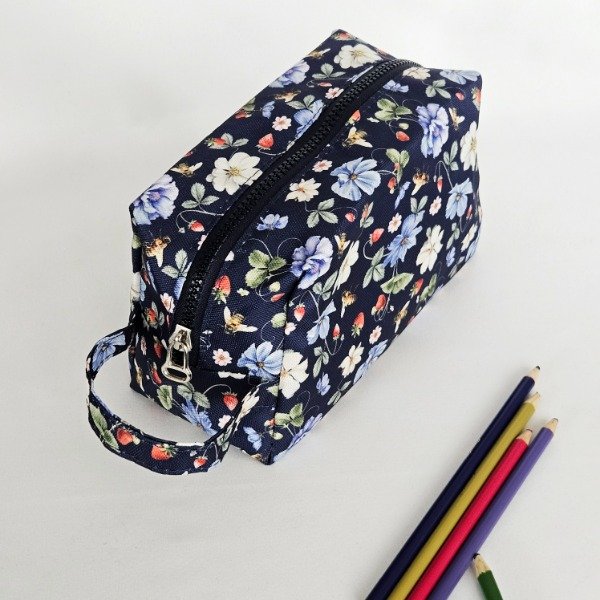 Producto - Cartuchera XL, flores azul