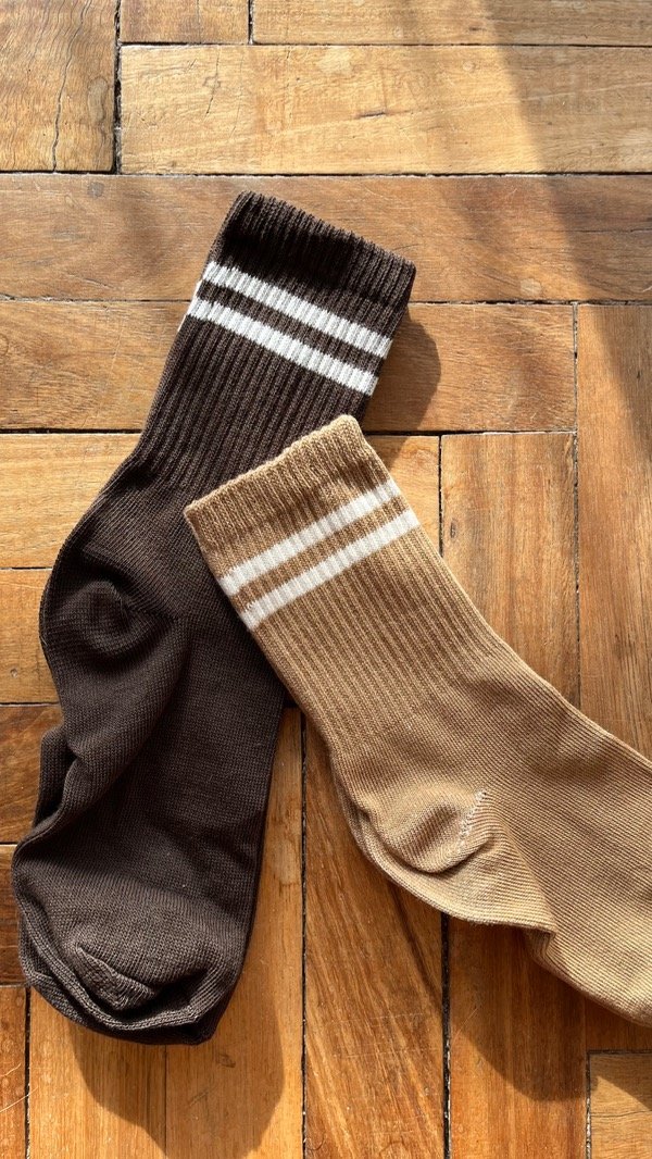 Producto - TENIS CHOCOLATE LINEAS BLANCA