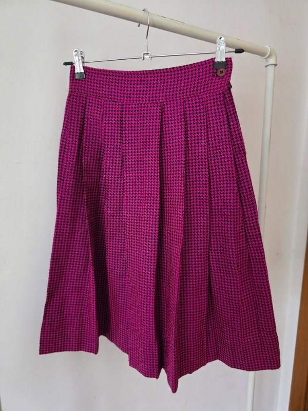 Falda fucsia acampanada — imagen 6