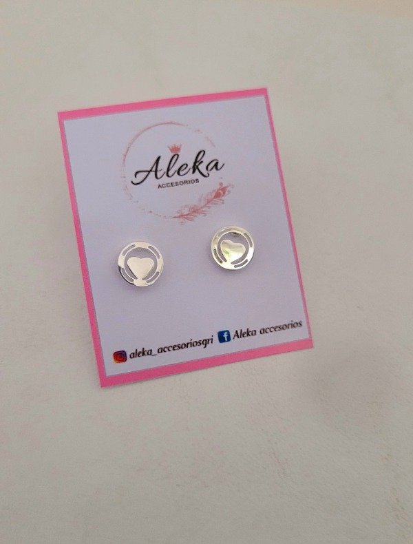 Producto - Aros redondos de corazones  de acero blanco - 2