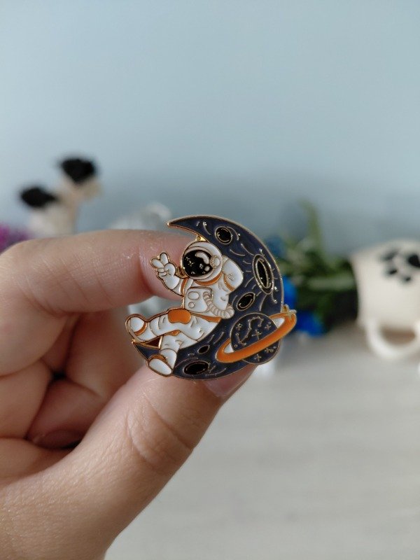 Producto - Pin metalizado - Astronauta #1543