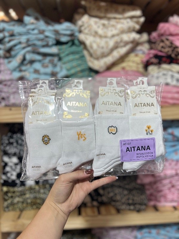 Producto - Aitana 3/4 blanca dibujos amarillos