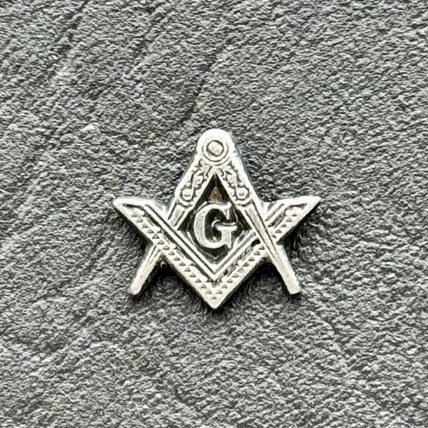 Producto - Pin Escuadra y Compás - Compañero - 1
