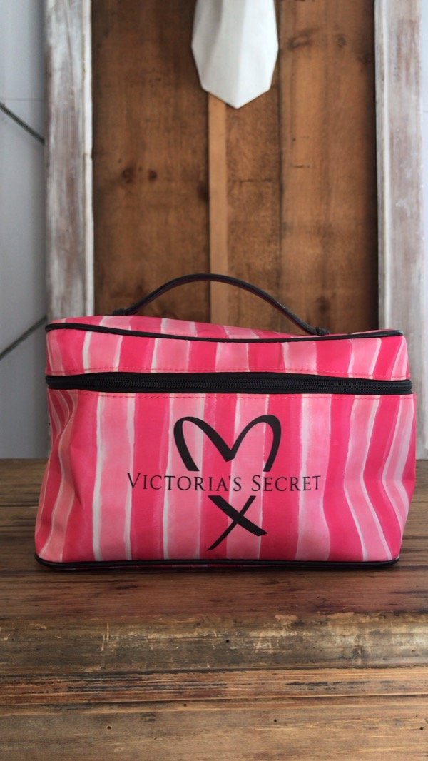 Producto - Neceser VICTORIA'S SECRET rayado rosa - PRECIO: 58X