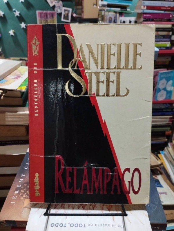 Producto - RELÁMPAGO - Danielle Steel