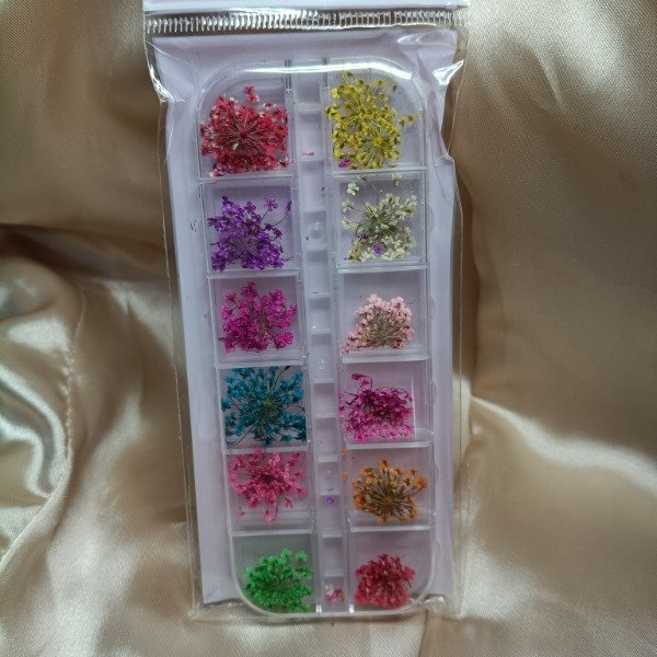 Producto - Cajita 12 colores de flores secas