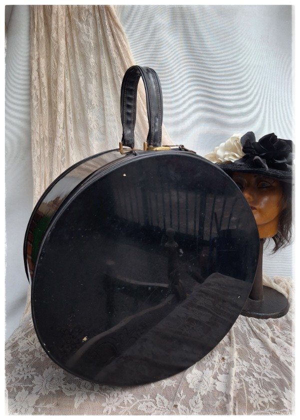 Producto - Valija Sombrerera de Charol negro