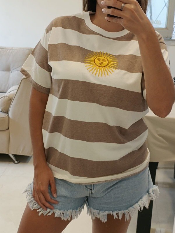 Producto - Remera rayada sol de mayo