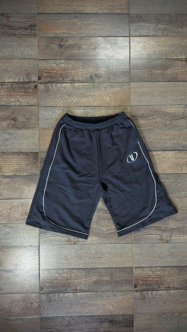 Producto - BERMUDA BAGGY BORDADA V-LINE