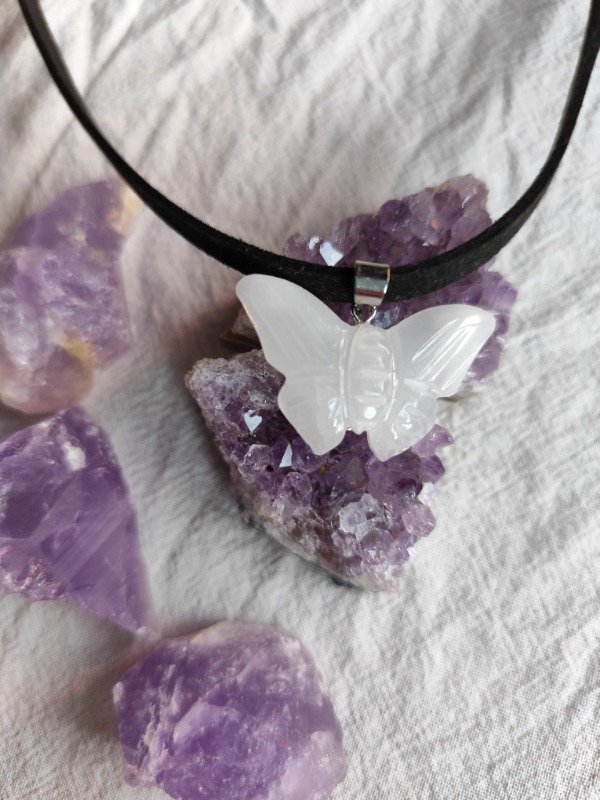 Producto - COLLAR MARIPOSA ÓNIX BLANCO