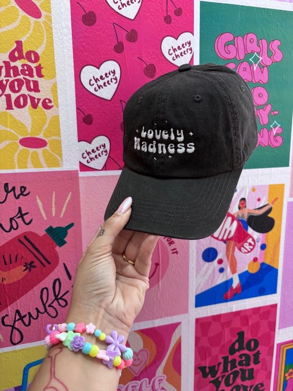 Producto - Gorra batik negra bordado blanco