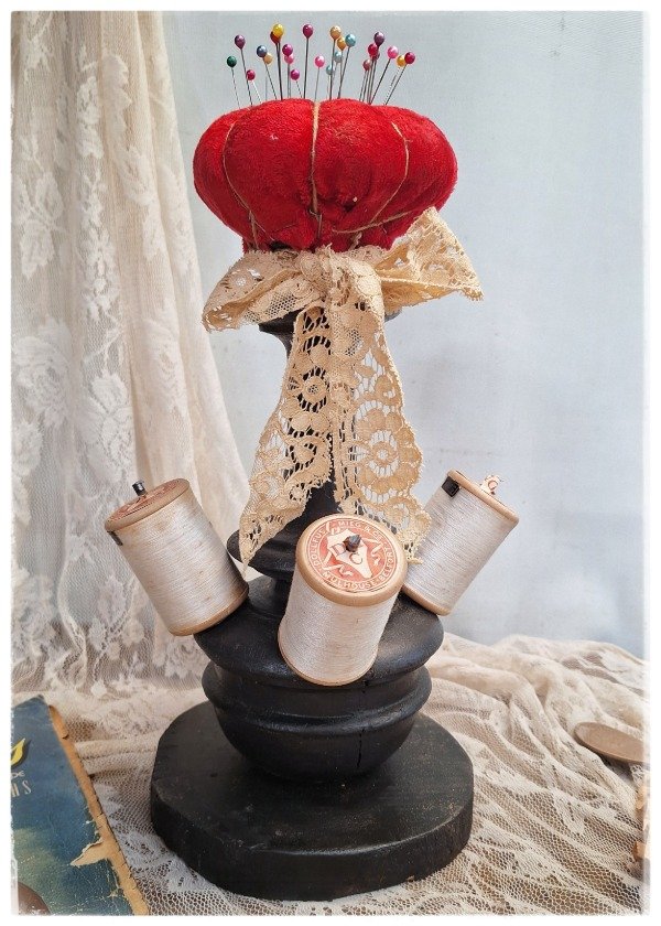 Producto - Organizador Rústico de Hilos y Agujas