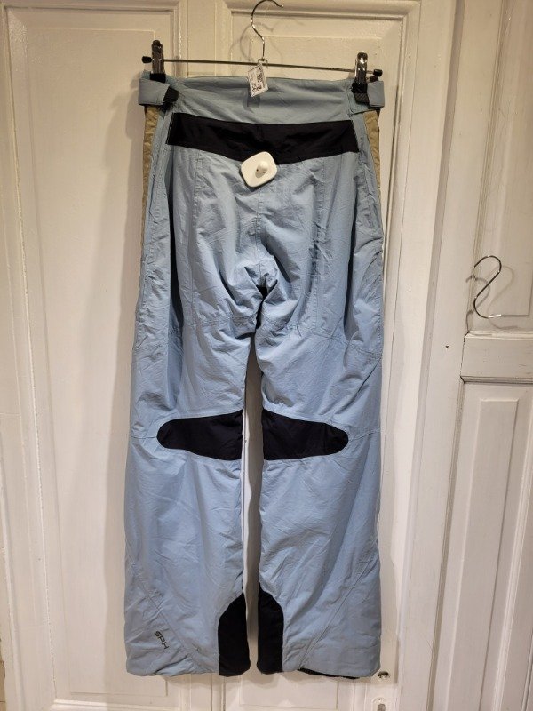 Producto - Pantalón de ski SPS gris Con trampa de nieve Talle 18 años - PRECIO: 156X - 1