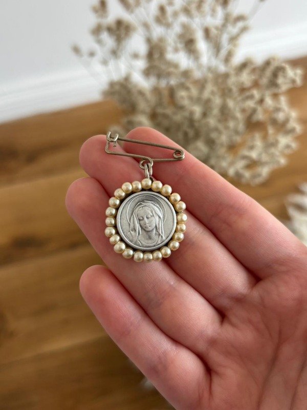 Producto - Prendedor Virgen María