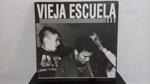 Producto - Vieja Escuela -  Triple X / 7 "